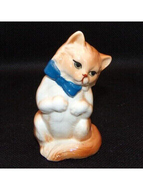 Cats of Character Figurine "Bow Beau" Danbury Mint Collection Bone China